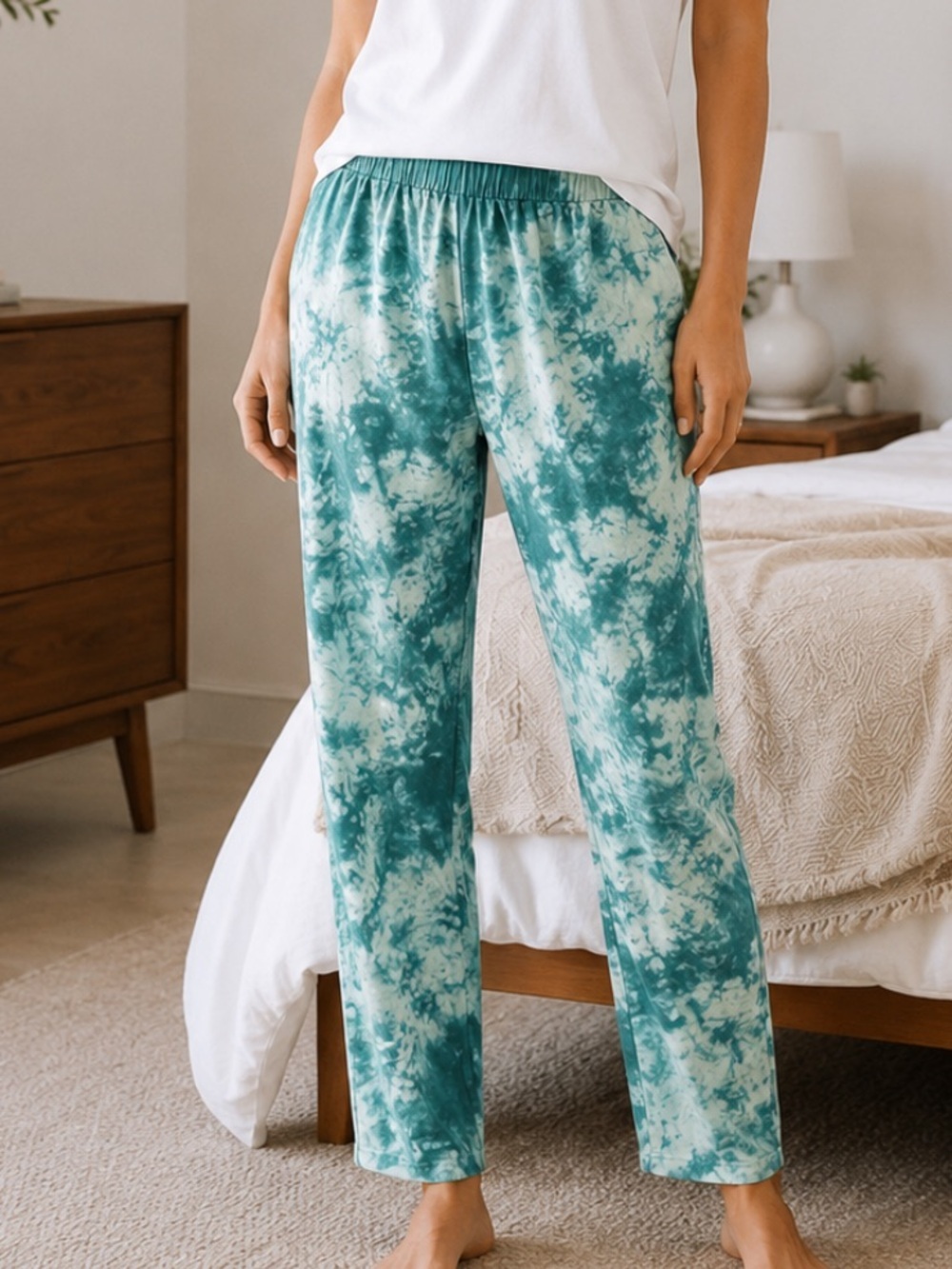 Ivy City Co Lounge Tie Dye Elastic Waist Pant in Excellent Condition Teal